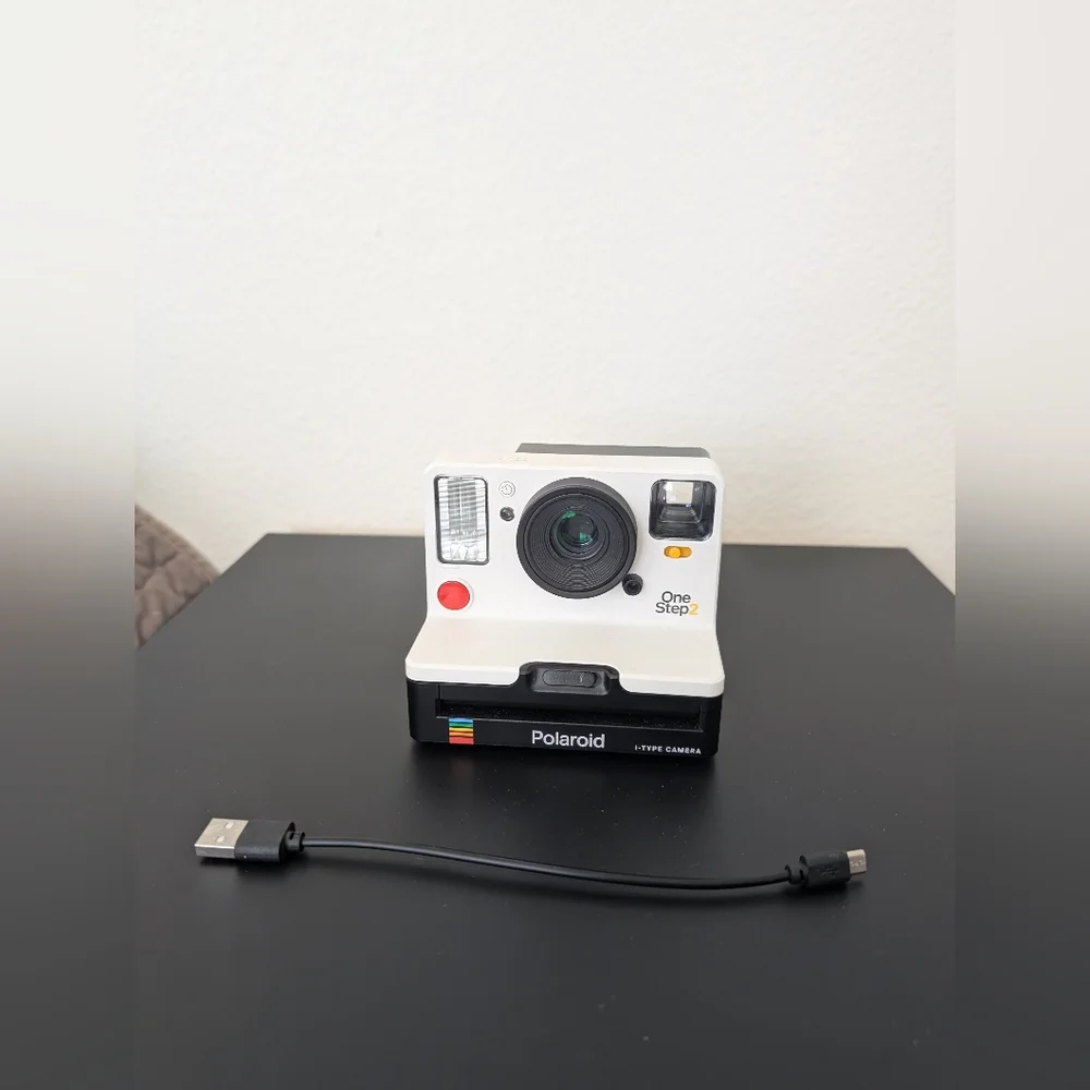 Polaroid OneStep 2 I-Type Instant Camera in White and Black W/film